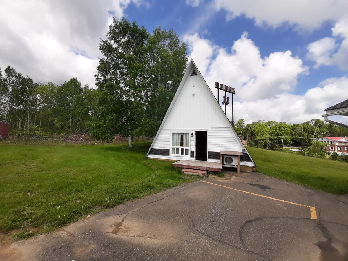 Howard Johnson By Wyndham Woodstock Nb Exterior foto